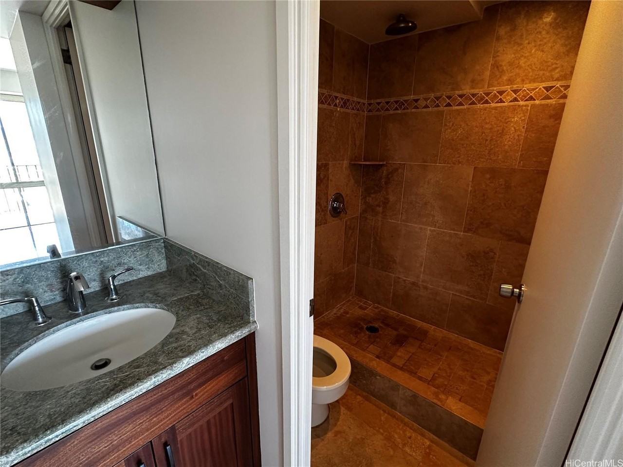 225 Queen St #19F - Photo 6 of 8