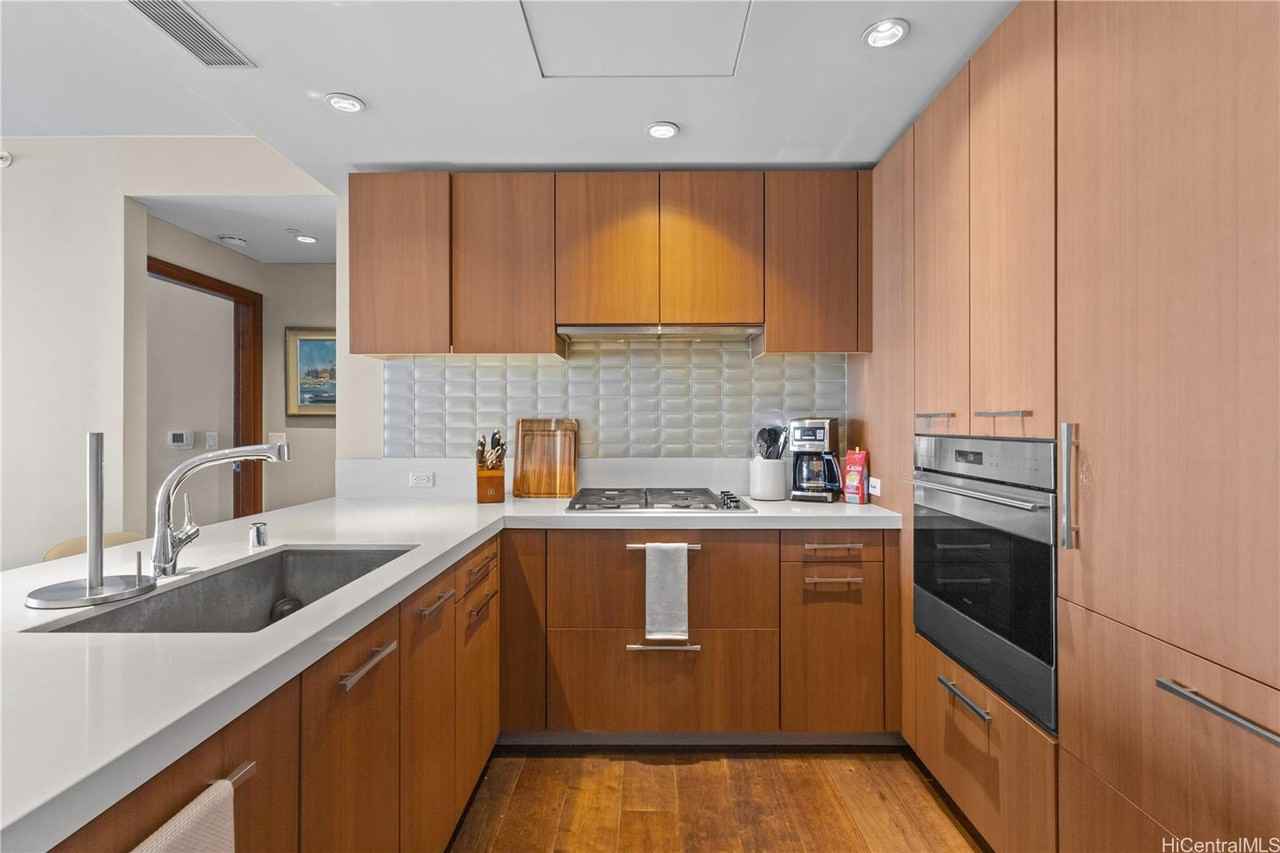 1555 Kapiolani Blvd #1105 - Photo 2 of 25