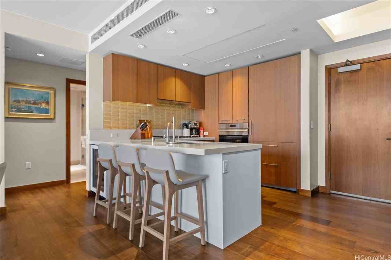 1555 Kapiolani Blvd #1105 - Photo 3 of 25