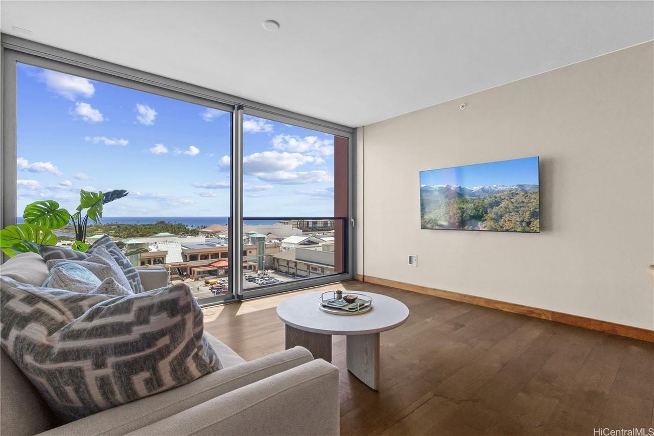1555 Kapiolani Blvd #1105 - Photo 6 of 25