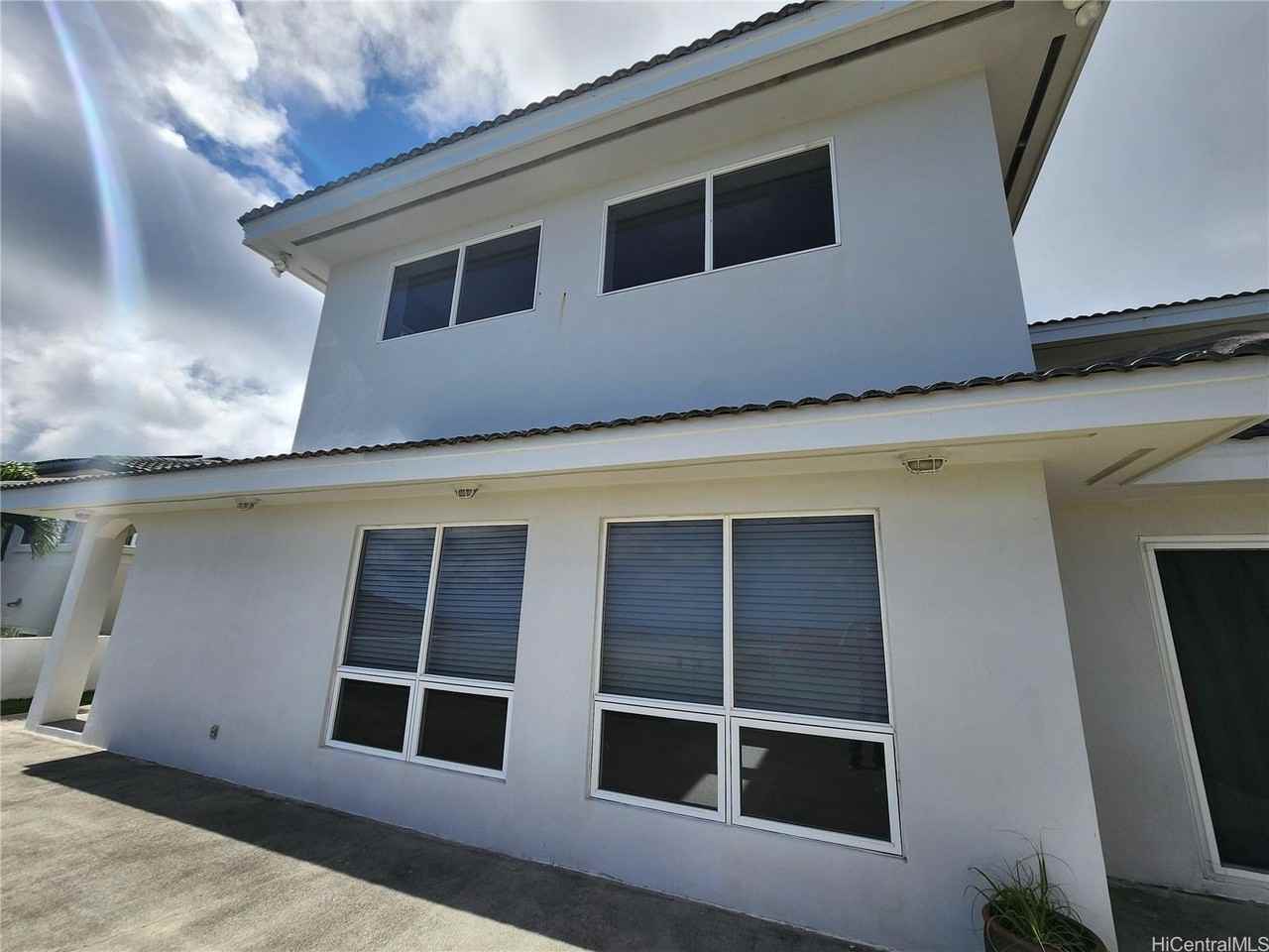 1071 Hoa St - Photo 3 of 23