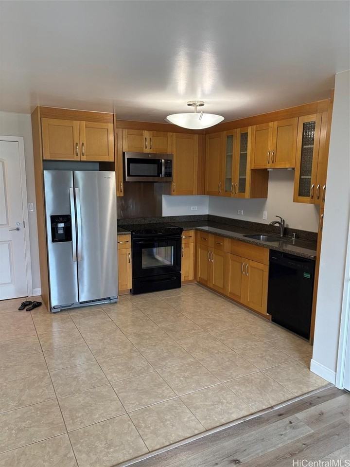 1009 Kapiolani Blvd #702 - Photo 3 of 14