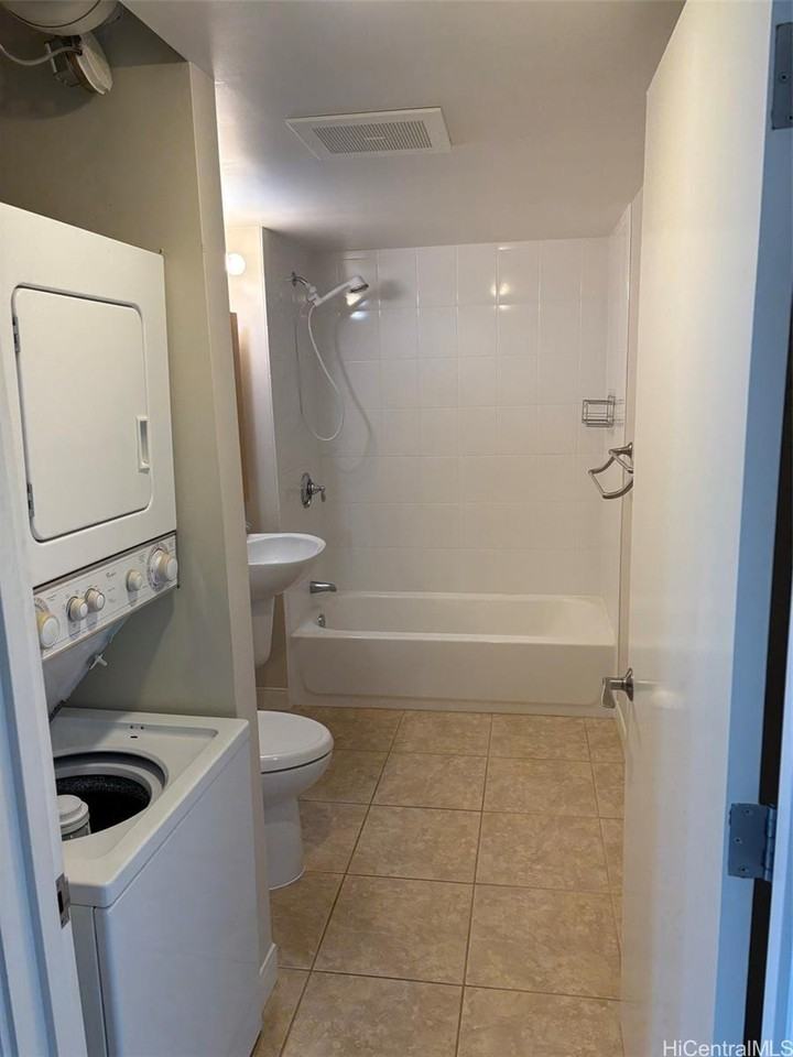 1009 Kapiolani Blvd #702 - Photo 5 of 14