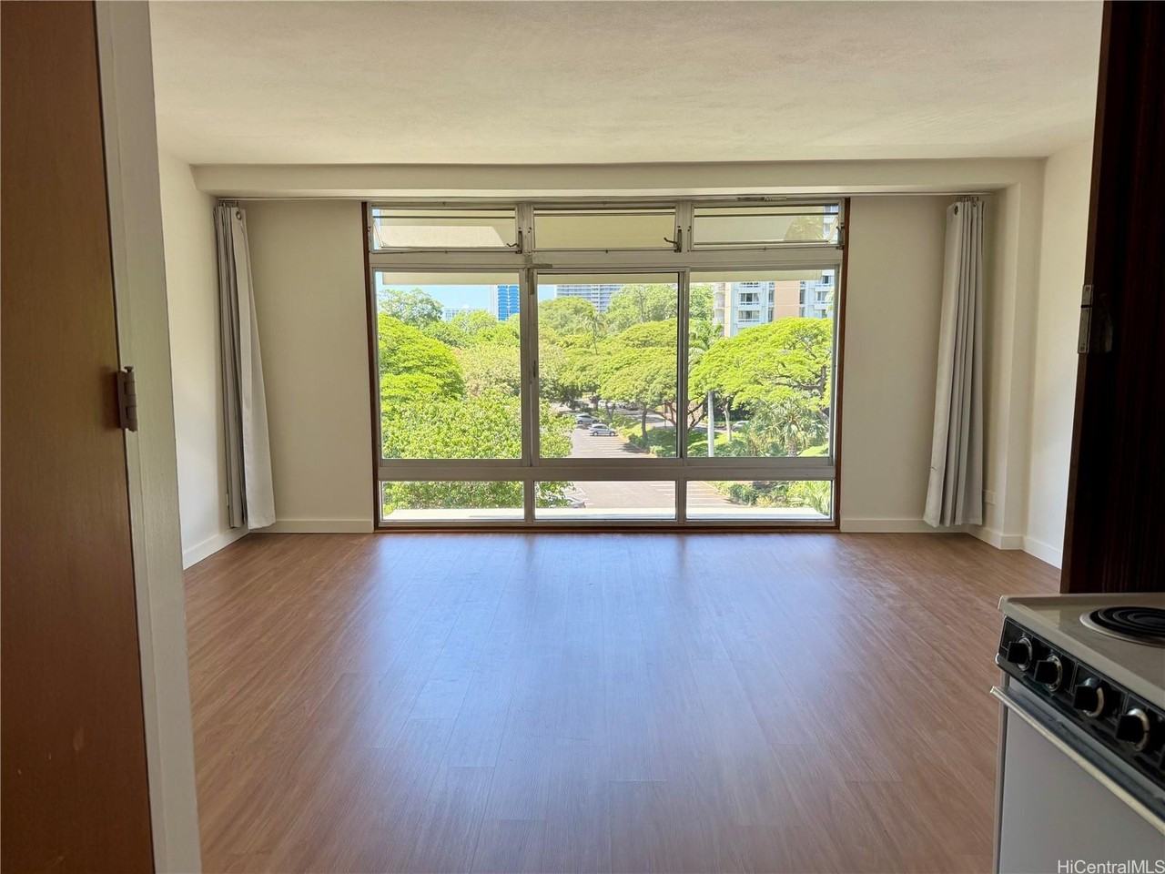 1551 Nuuanu Ave #336 - Photo 3 of 12