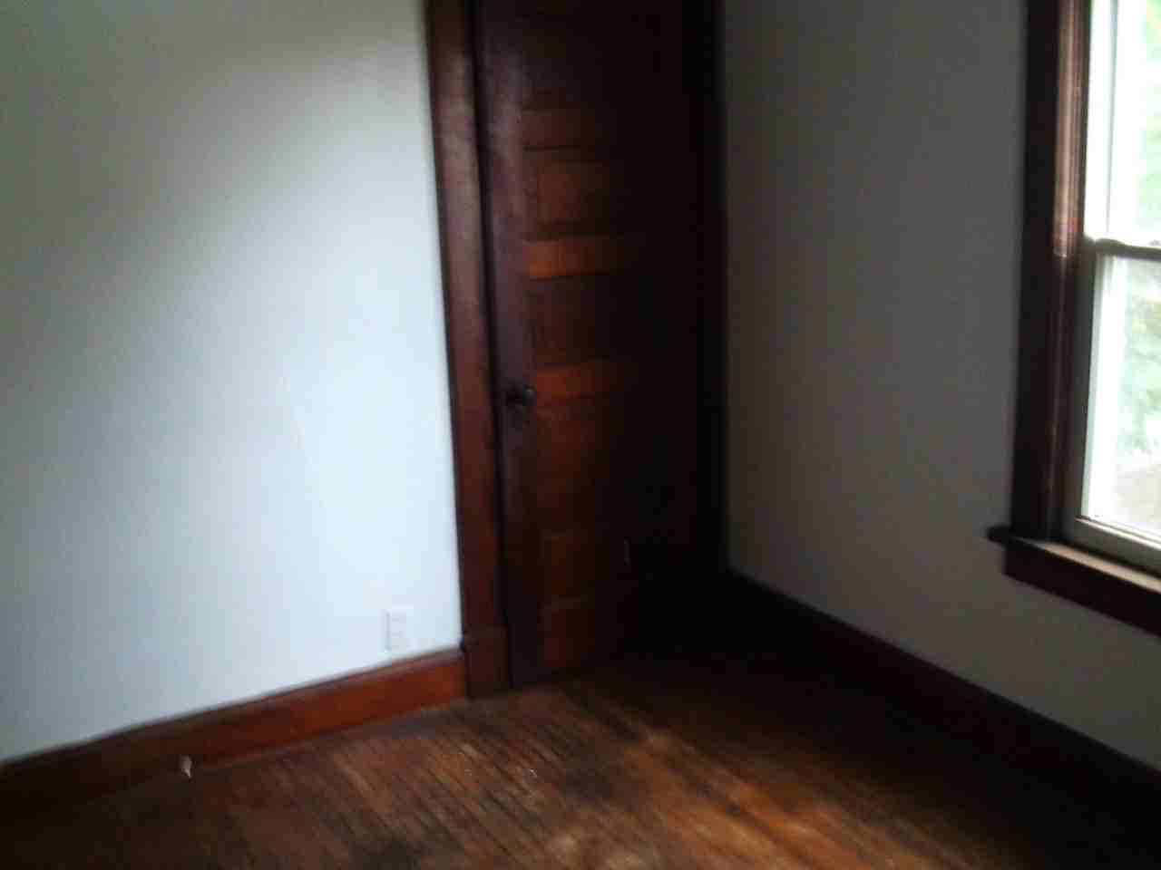 1517 Lincoln Ave - Photo 4 of 16