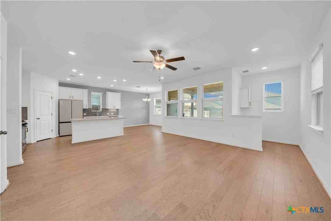 2050 Egret Ave - Photo 3 of 15