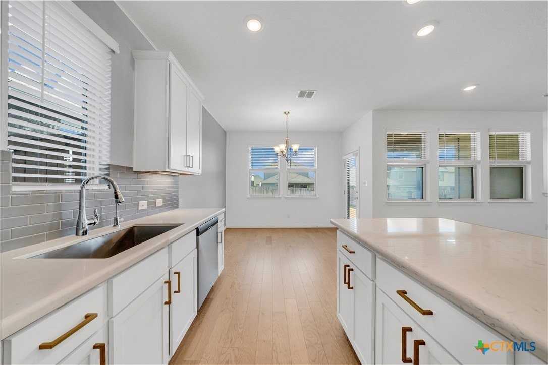 2050 Egret Ave - Photo 5 of 15