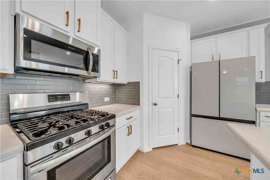 2050 Egret Ave - Photo 6 of 15