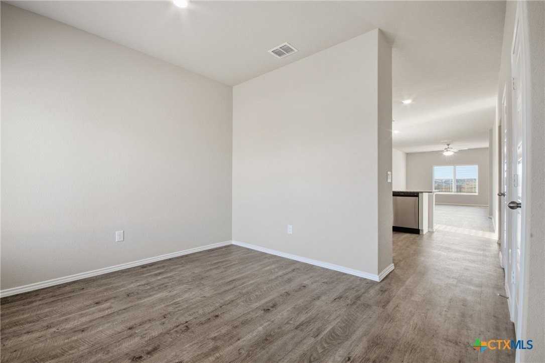 292 Legacy Cir - Photo 4 of 37