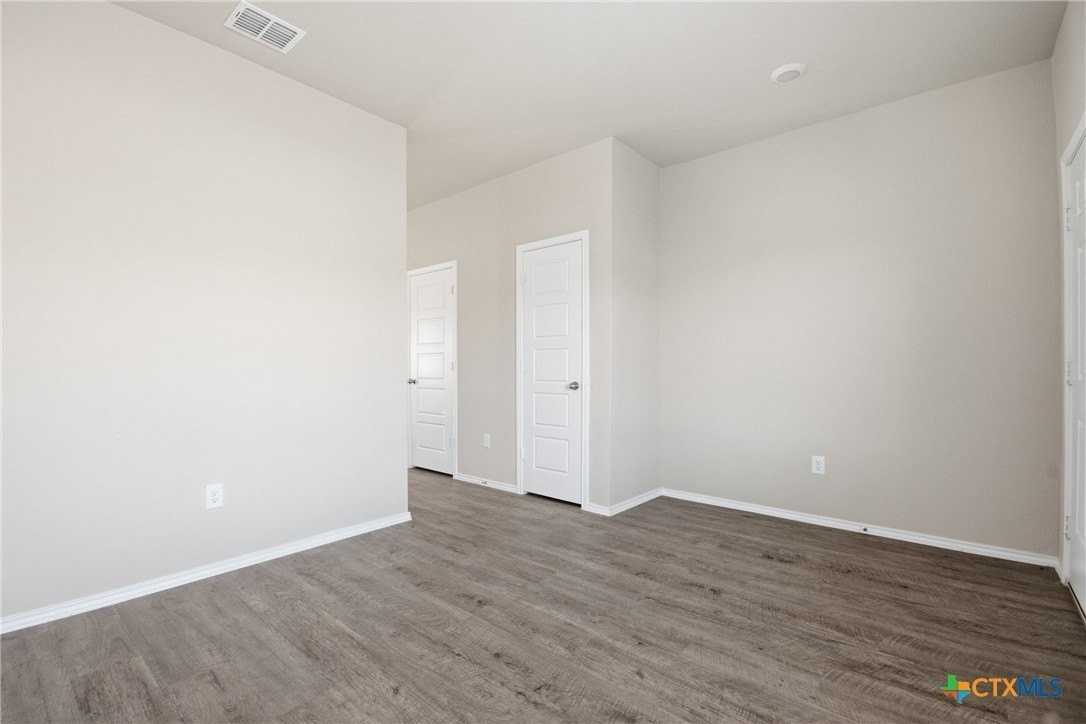 292 Legacy Cir - Photo 5 of 37