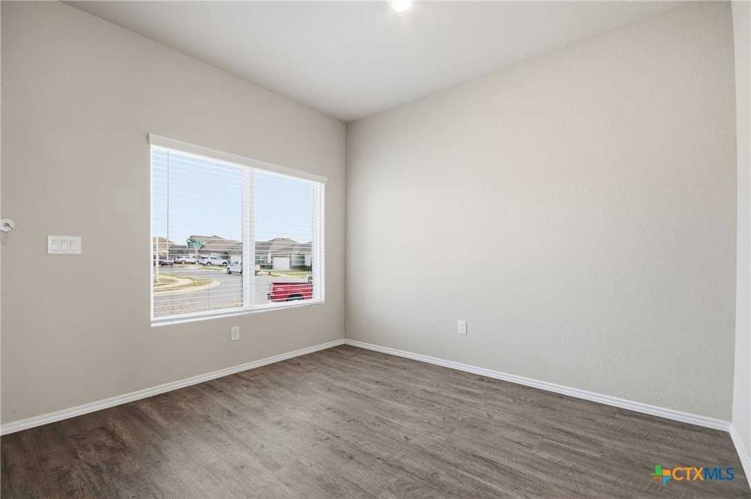 292 Legacy Cir - Photo 7 of 37