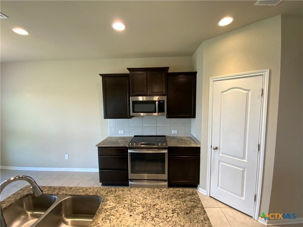 1110 Lakeway Crossing Dr - Photo 7 of 28