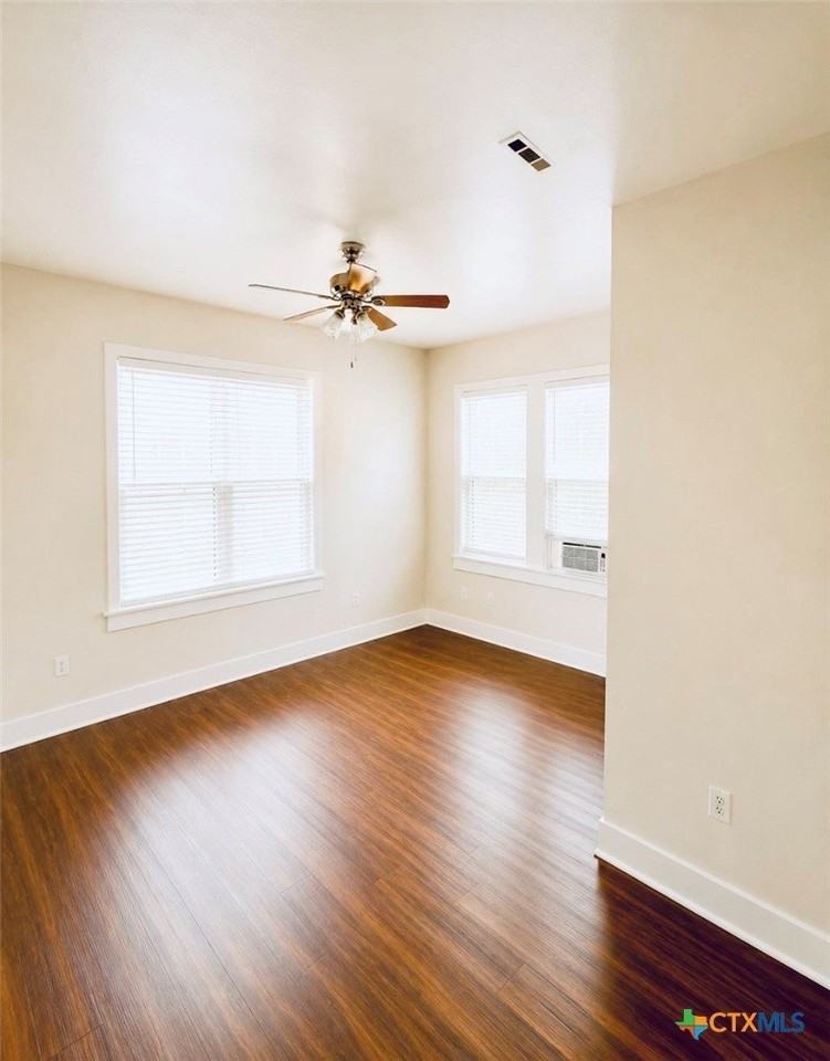 325 North St - Photo 4 of 7