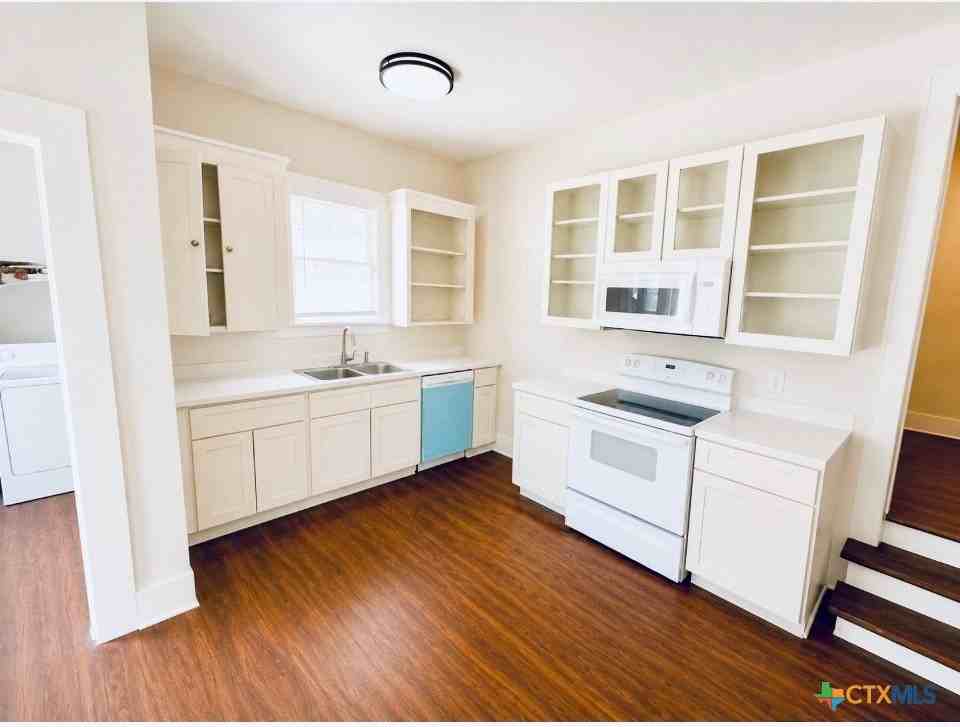 325 North St - Photo 6 of 7