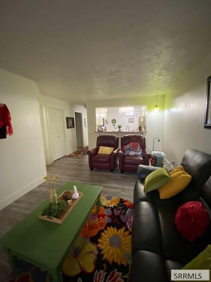 1065 Canal Ave - Photo 2 of 19