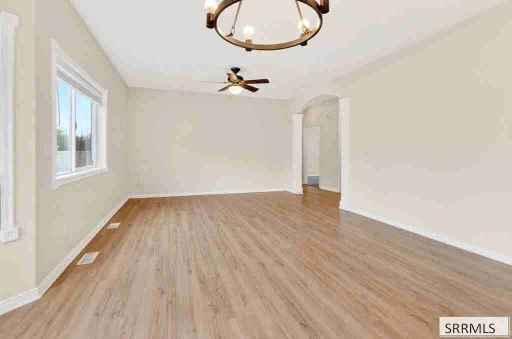 580 Cook St - Photo 4 of 32