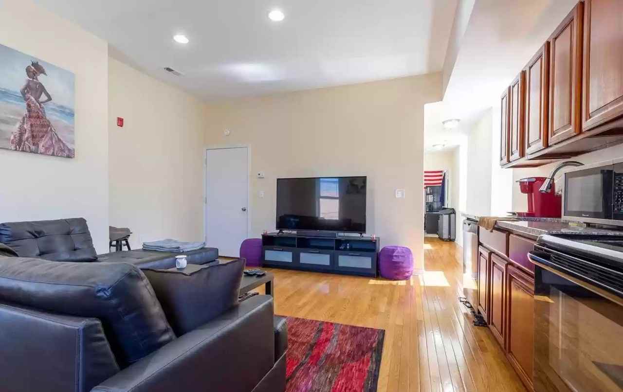 1147 S 26th St #B - Photo 2 of 7