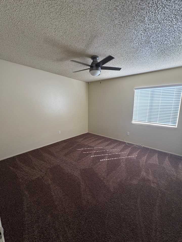 986 Lorraine Pl #31 - Photo 7 of 8
