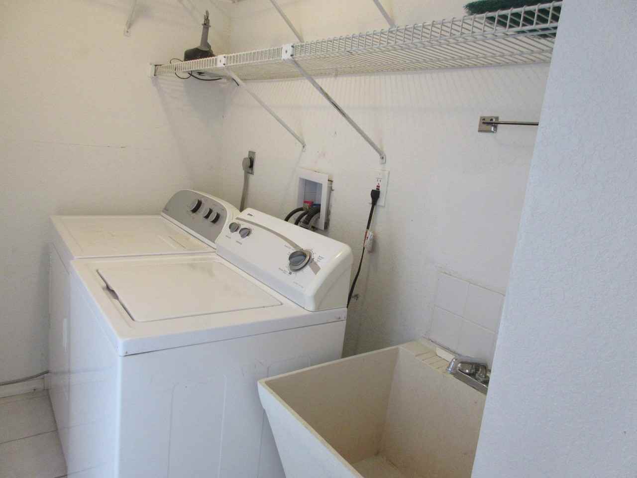 463 Gallegos St - Photo 3 of 19