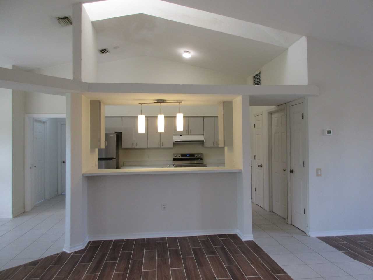 463 Gallegos St - Photo 4 of 19