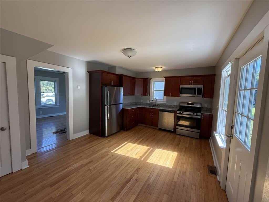 106 Bowling Ln - Photo 3 of 13