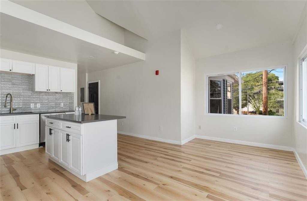 460 Smithfield Ave #3 - Photo 3 of 16