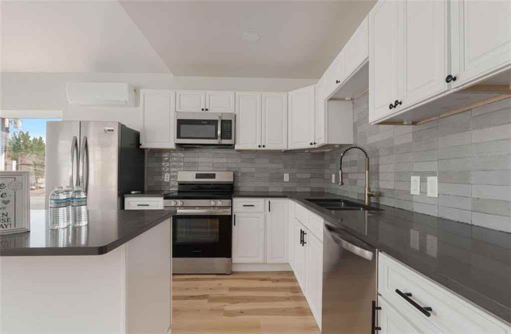 460 Smithfield Ave #3 - Photo 5 of 16