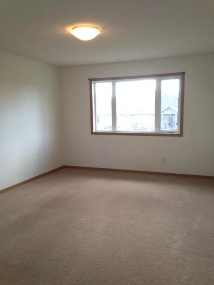 Eagle Manor - Photo 4 of 10