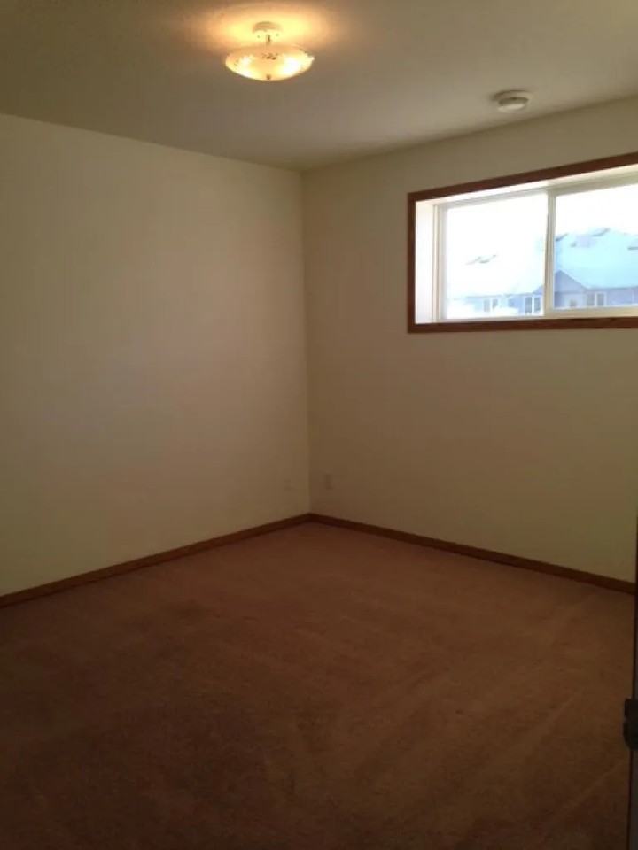 Eagle Manor - Photo 5 of 10