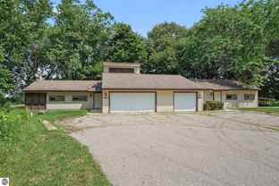 981 Meadowbrook Dr - Photo 1 of 1