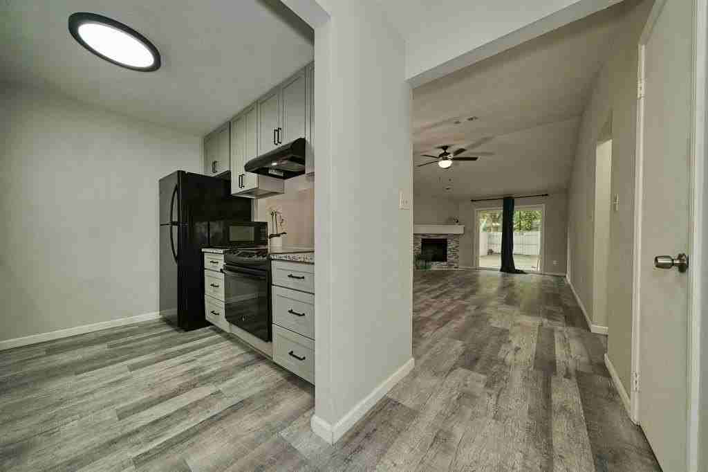 3421 N Carnation Ct - Photo 4 of 33