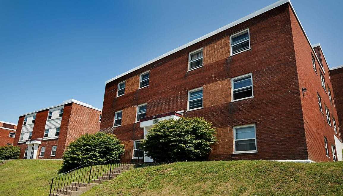 Lakefront Apartments - Photo 2 of 10