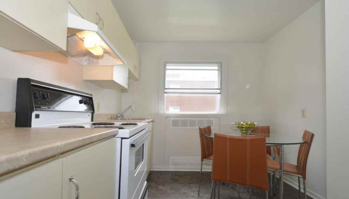 Lakefront Apartments - Photo 5 of 10