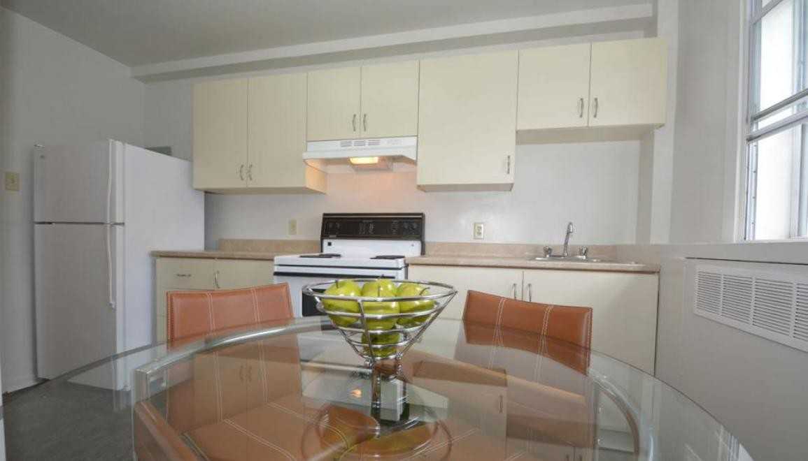 Lakefront Apartments - Photo 7 of 10