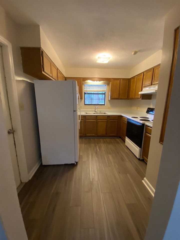 3701 Bentley Dr - Photo 4 of 9
