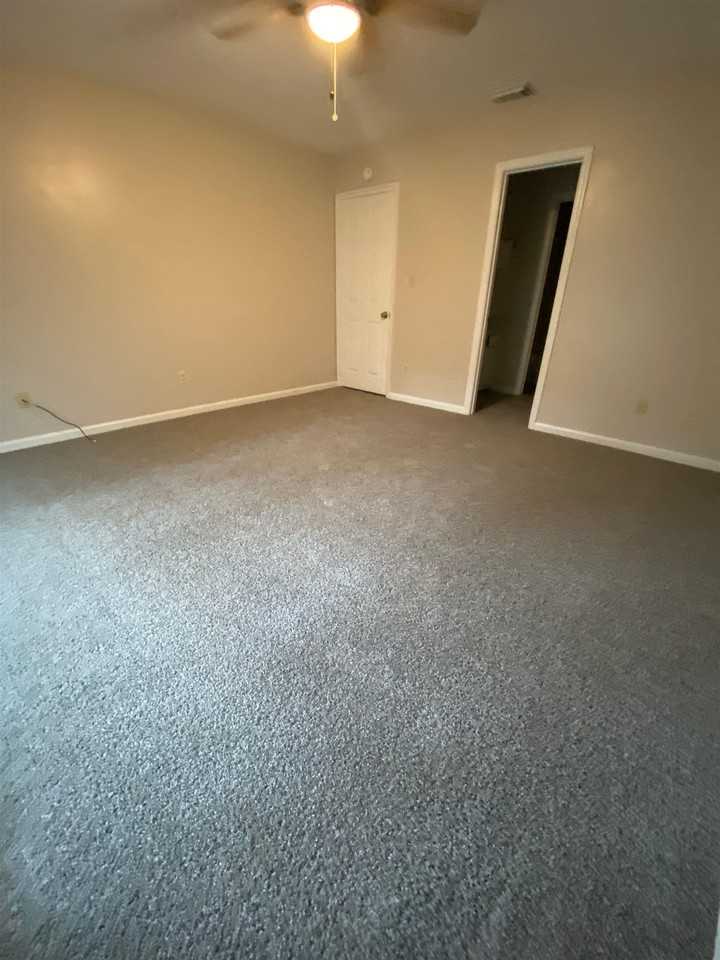 3701 Bentley Dr - Photo 5 of 9