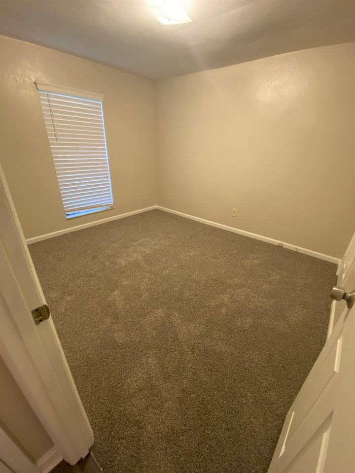 3701 Bentley Dr - Photo 6 of 9