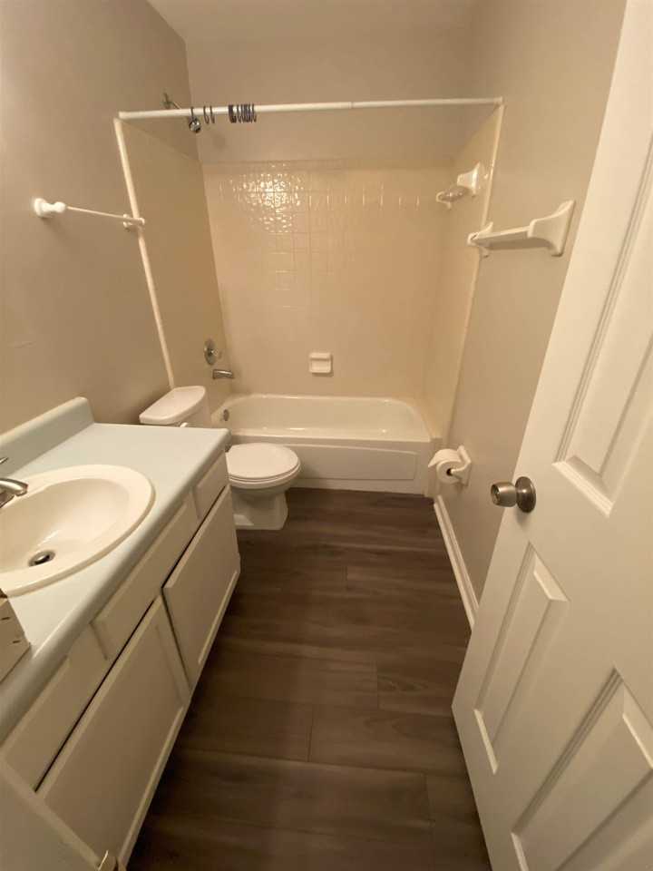 3701 Bentley Dr - Photo 7 of 9