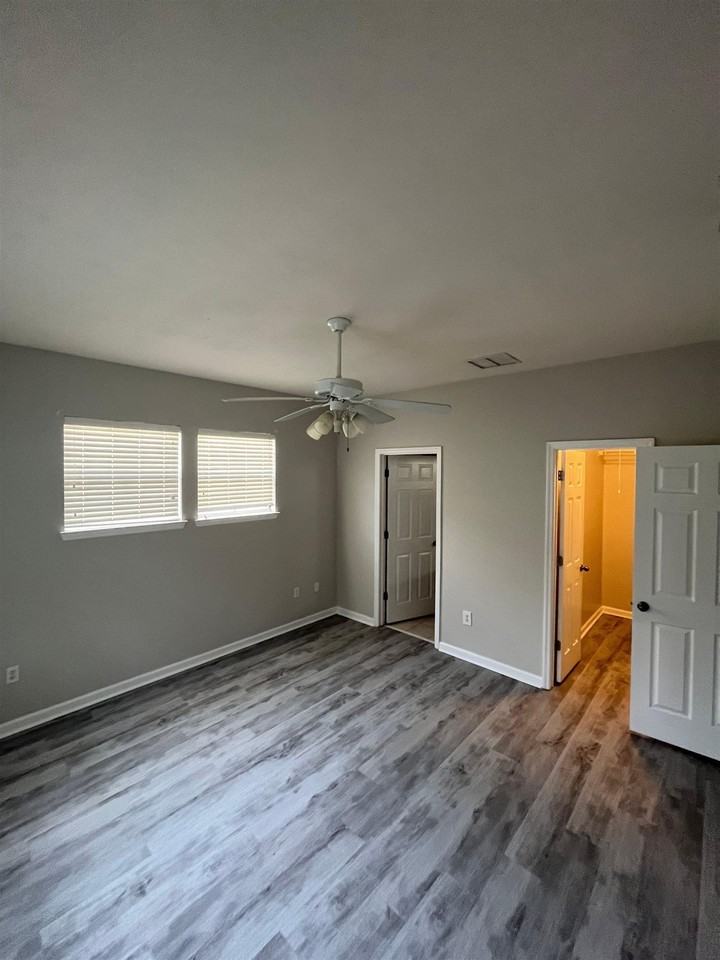 5600 Hampton Hill Cir - Photo 6 of 9