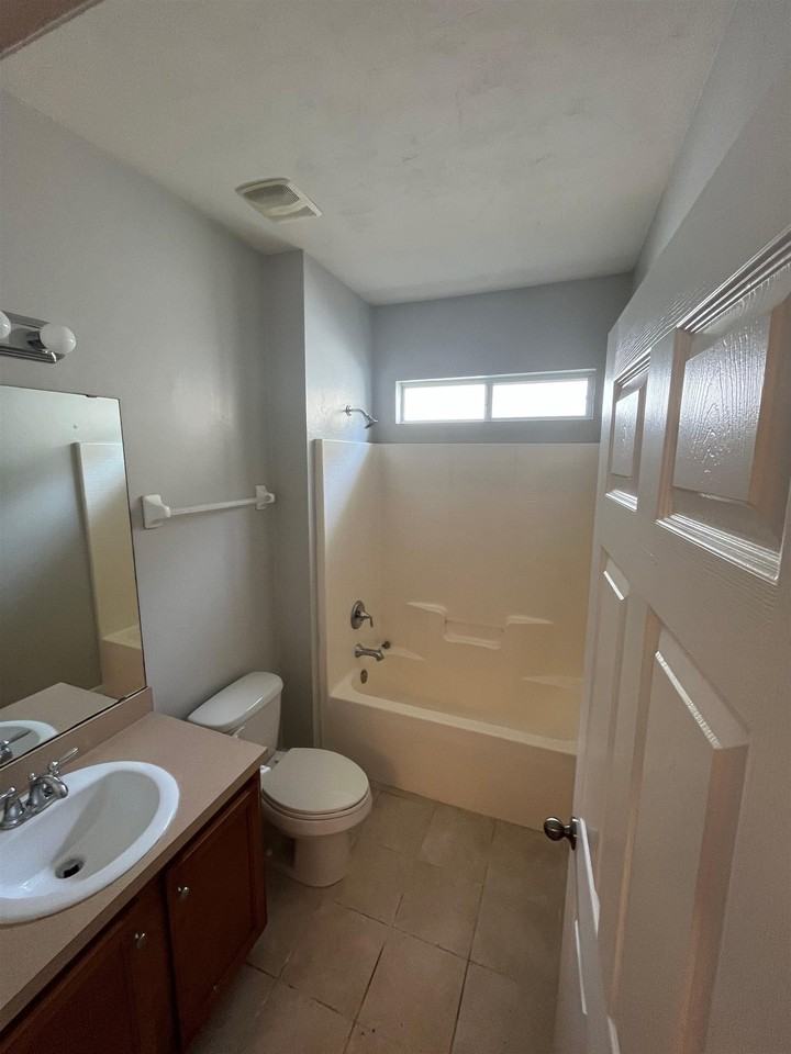 5600 Hampton Hill Cir - Photo 7 of 9
