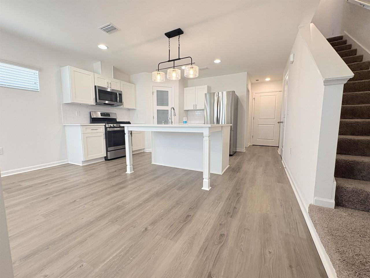 3611 Meadow Vista Ln - Photo 2 of 28