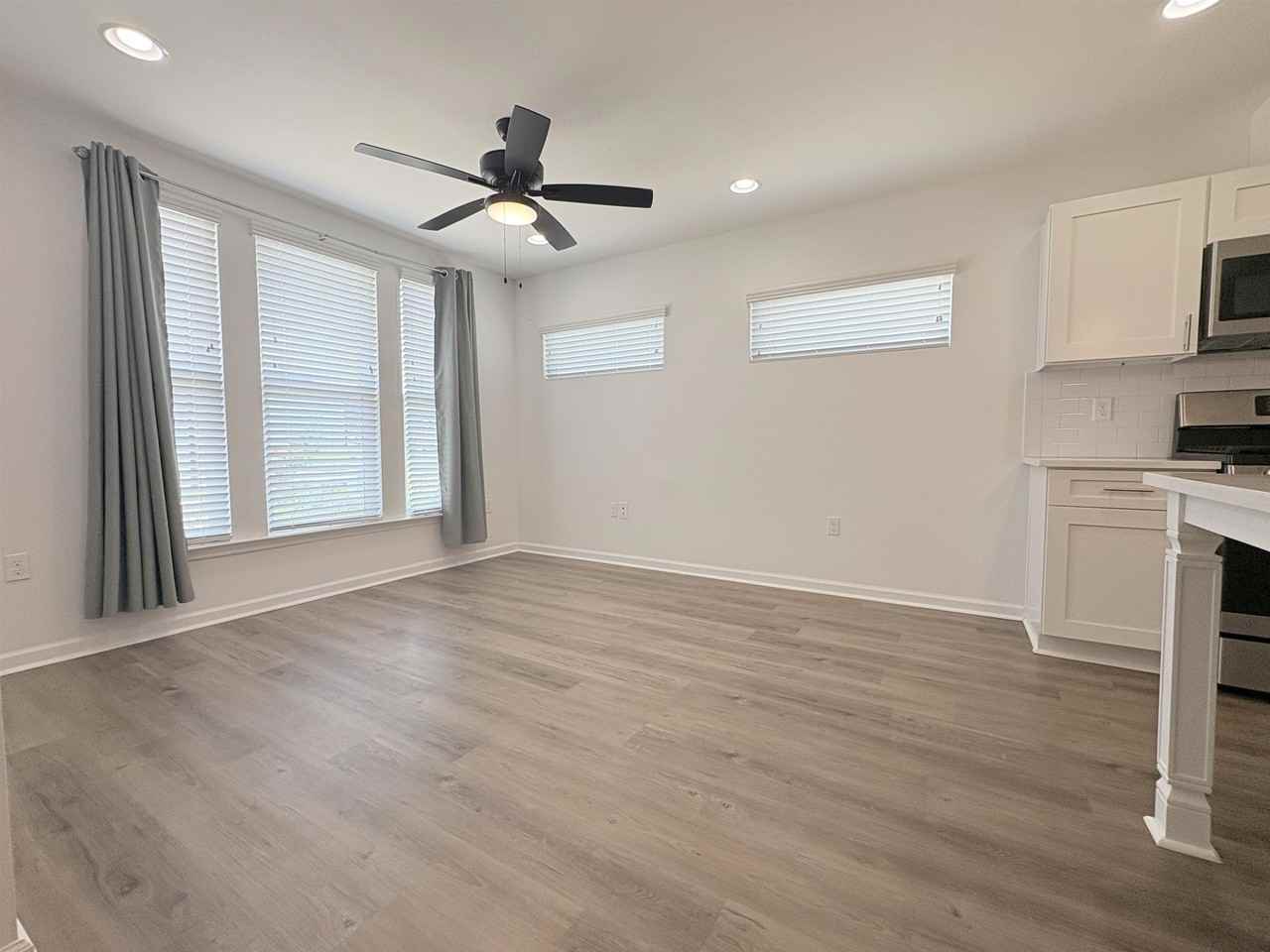 3611 Meadow Vista Ln - Photo 3 of 28