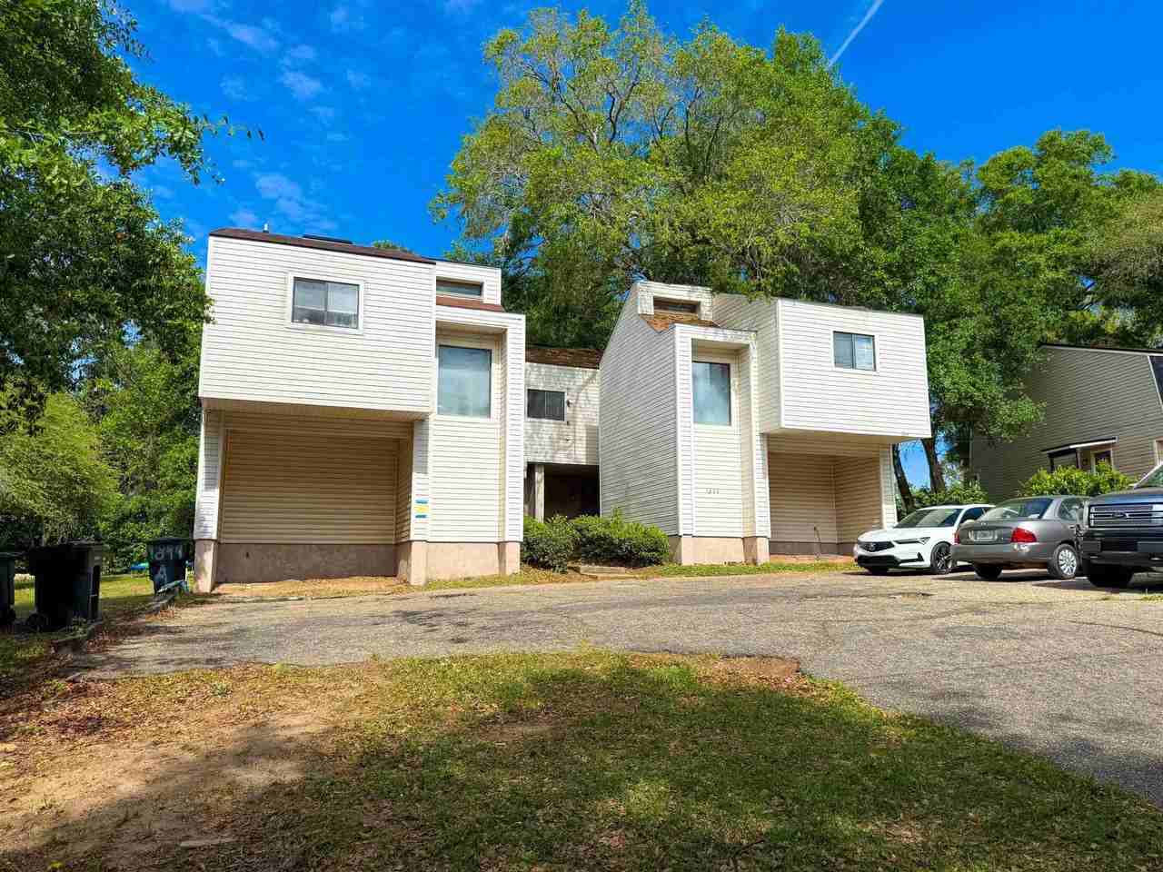 1844 Larette Dr #C - Photo 2 of 39