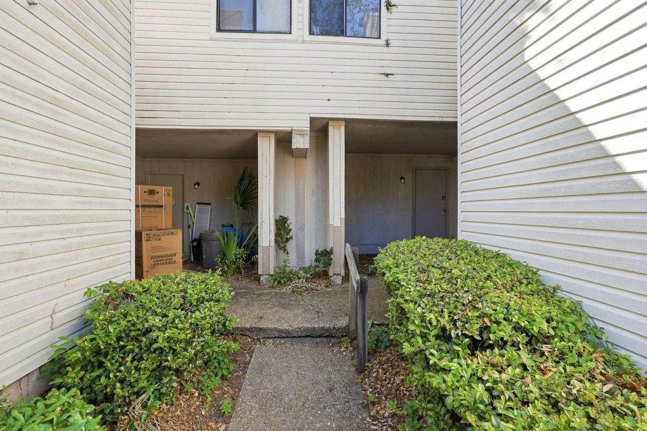1844 Larette Dr #C - Photo 5 of 39