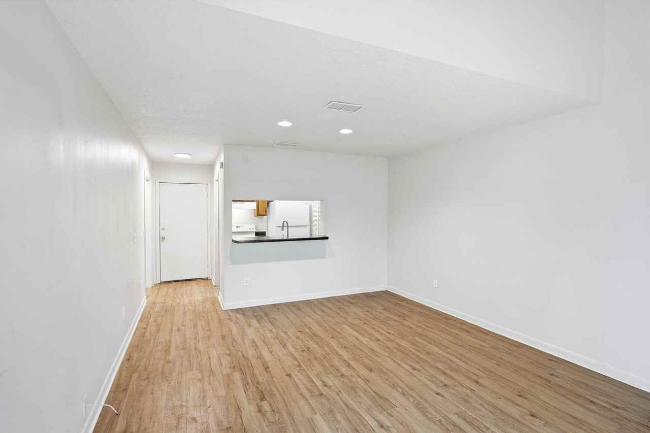 1844 Larette Dr #C - Photo 7 of 39