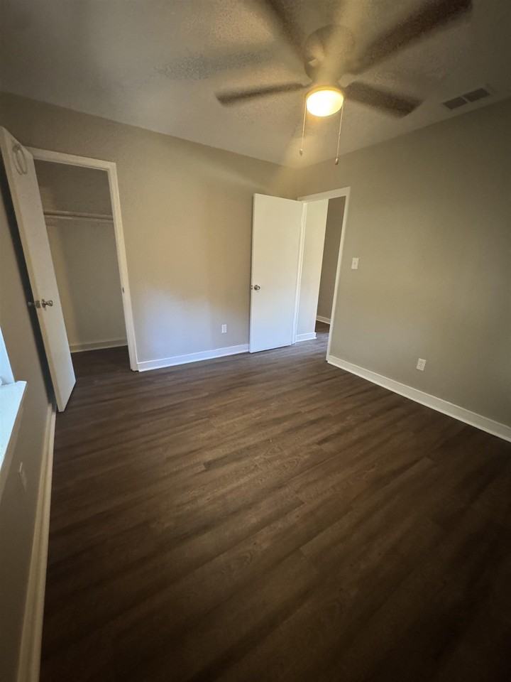 3280 Nekoma Ln #B - Photo 6 of 10