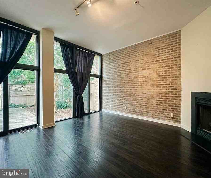 292 M St Sw #292 - Photo 5 of 22