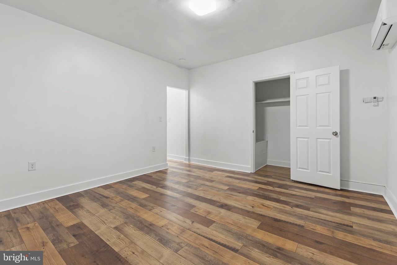 1512 Isherwood St Ne #4 - Photo 3 of 20
