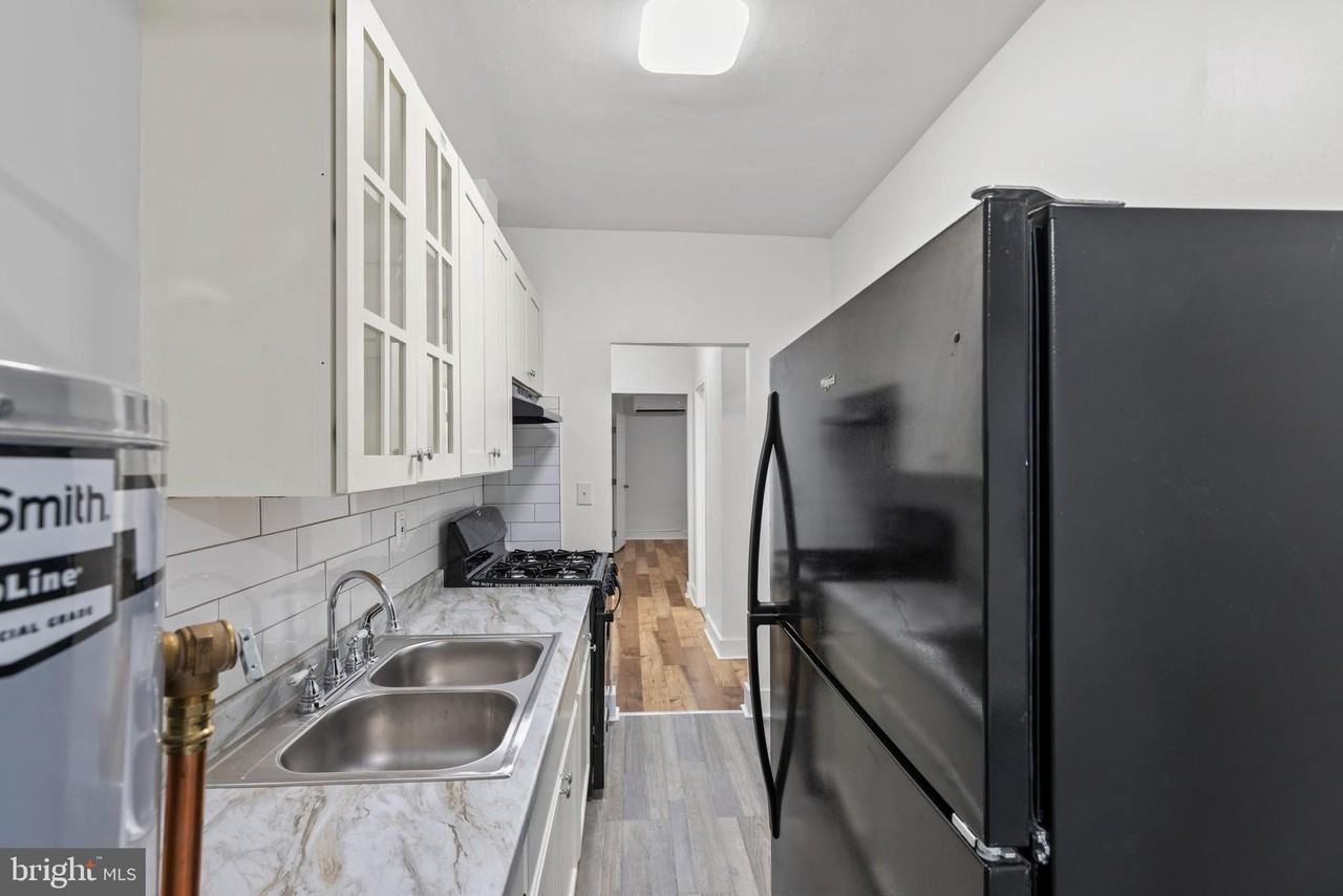 1512 Isherwood St Ne #4 - Photo 6 of 20