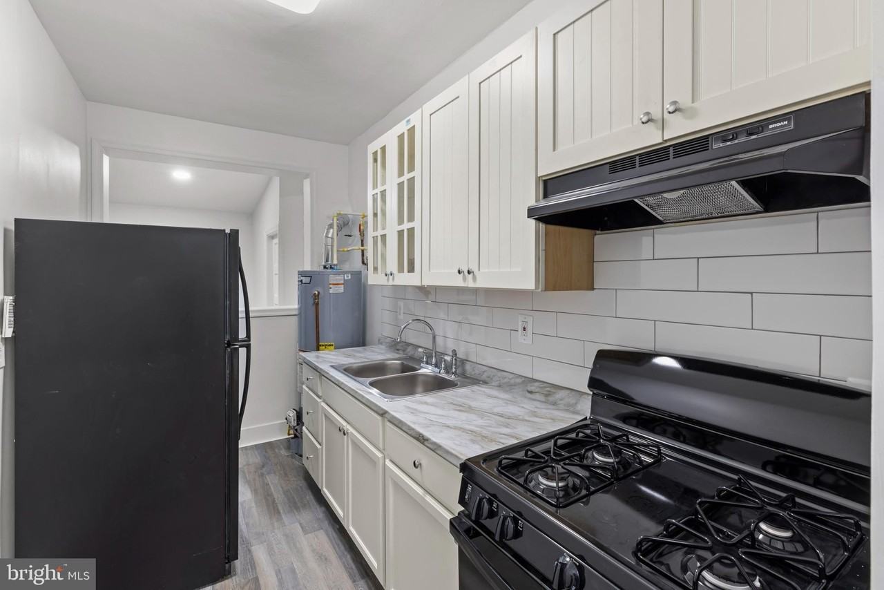 1512 Isherwood St Ne #4 - Photo 7 of 20
